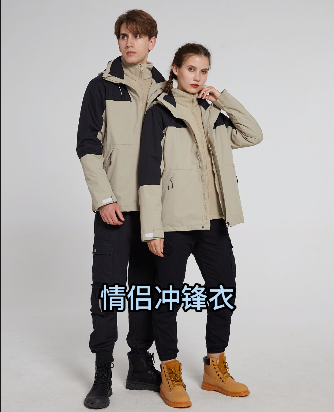 外衣：150D高彈春亞紡-100%聚酯纖維內膽：300克雙面搖粒絨-100%聚酯纖維防水5000/透氣2000/防風/保暖/三合一男女同款沖鋒衣登山服，奧特萊斯定制款防寒保暖情侶套裝沖鋒衣。